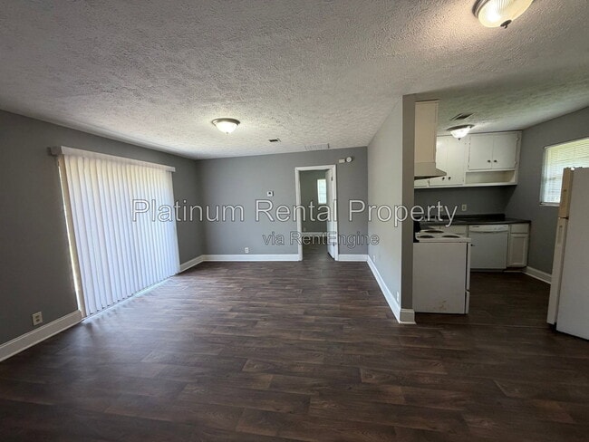 Building Photo - 1492 Waverly Way Unit B-4