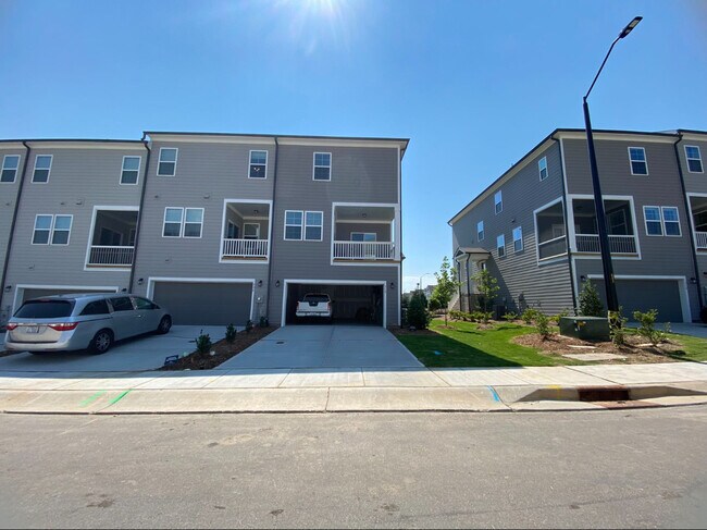 Photo - 718 Umber Dr