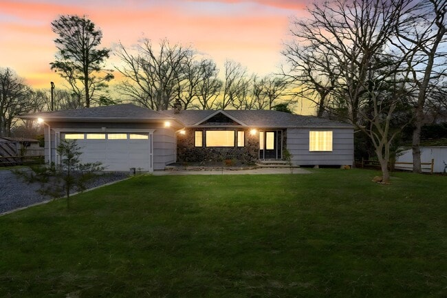 Photo - 257 Southlawn Ave House