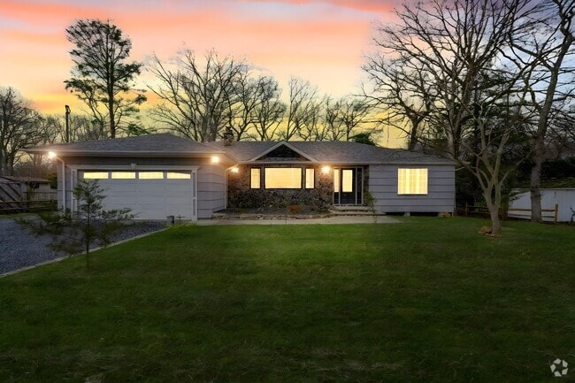 Building Photo - 257 Southlawn Ave Rental