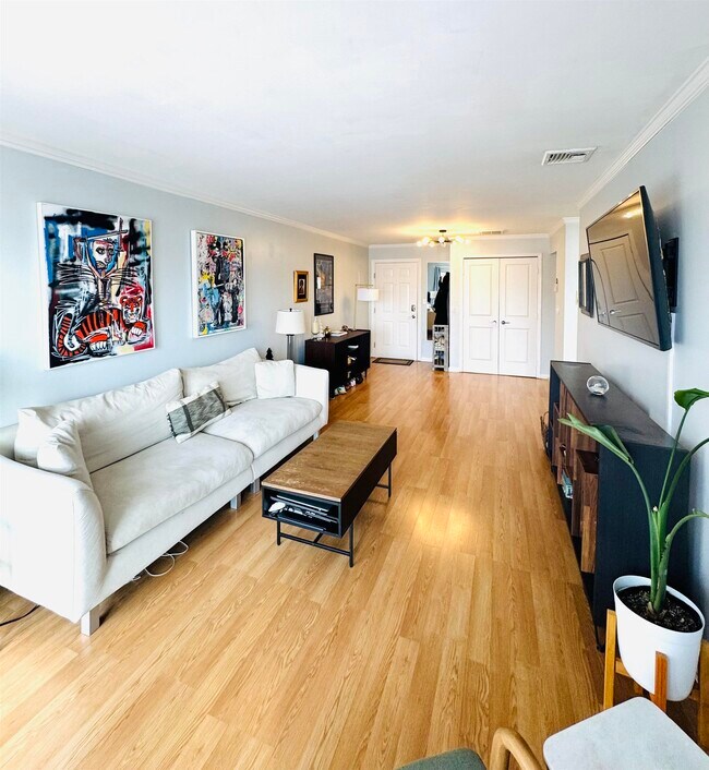 Photo - 603 55th St Unidad 310