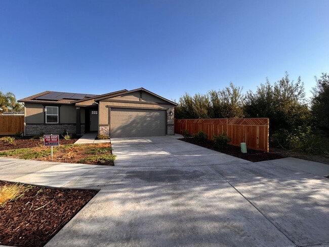 Photo - Beautiful Brand New home for rent in Visalia!