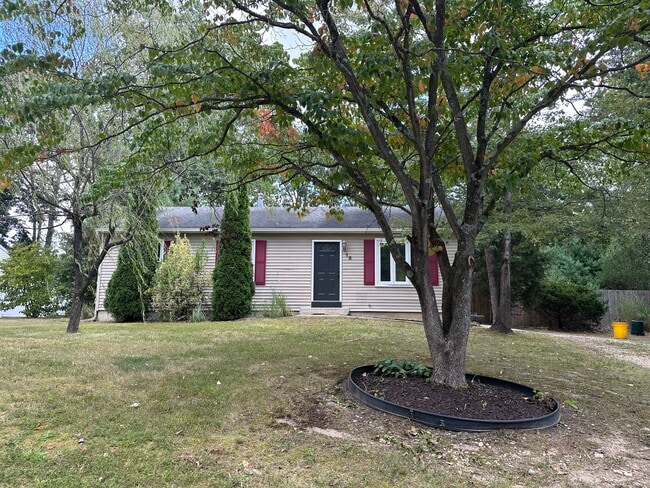 Building Photo - 16 Woodside Ln Rental