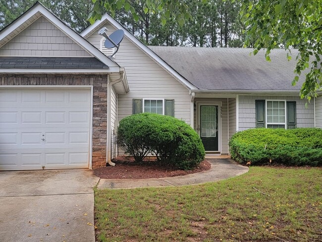 Photo - Newer Ranch Style Home w/Fireplace, Trey Ceilings and Black Appliances - Total Electric