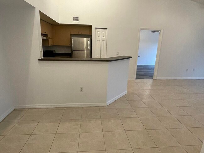 Photo - 4041 San Marino Blvd Unidad 303