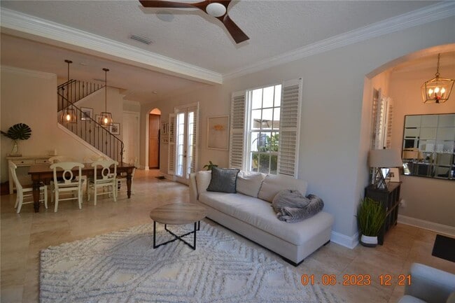 2405 Victoria Gardens Ln