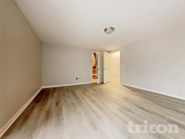 Photo - 5569 Princeton Oaks Ln