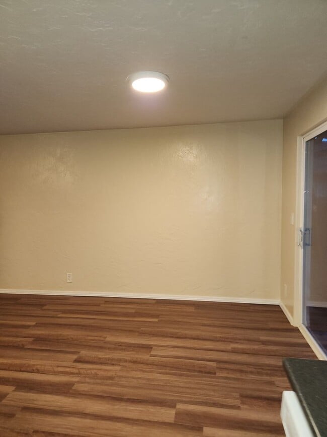 Photo - 2bed 1.5 bath Duplex