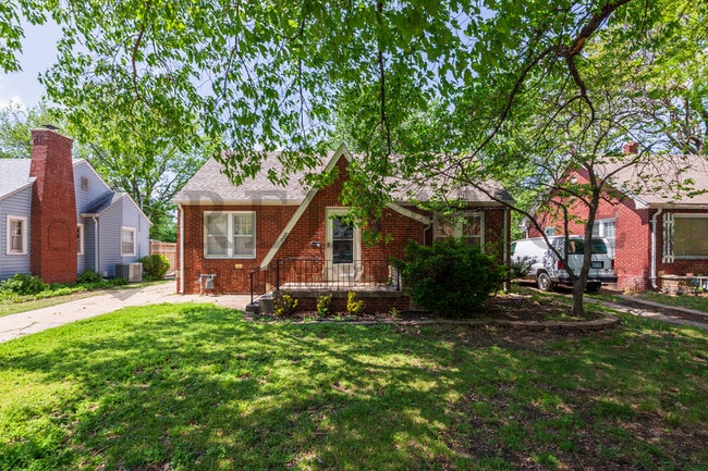 Photo - 737 S Lorraine Ave House