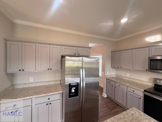 Photo - 117 White Oak Dr NE