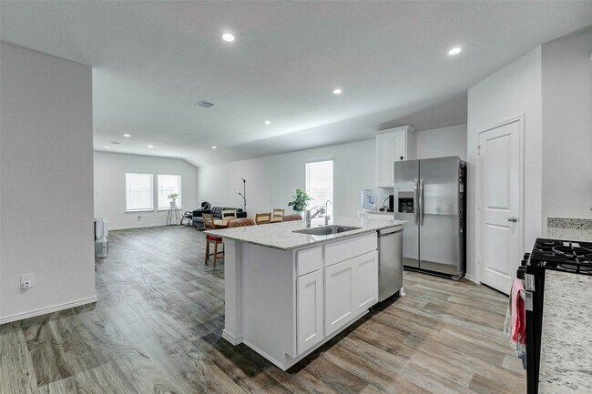 Photo - 31426 Yatesbury Ln