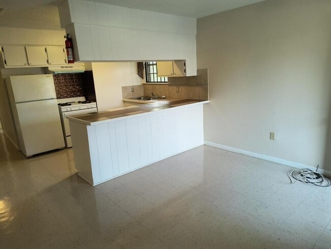Building Photo - 1332 Stilt St Rental