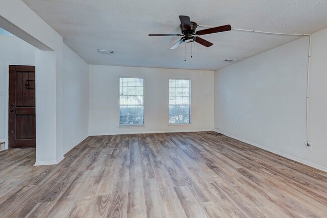 Photo - 16023 Williwaw Dr
