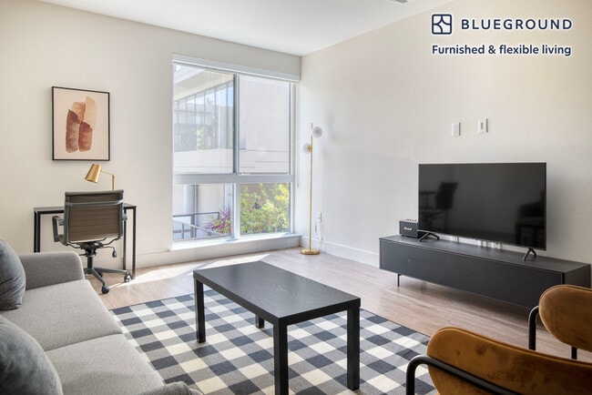 Photo - 2280 W El Camino Real Unidad SI FL2-ID1715