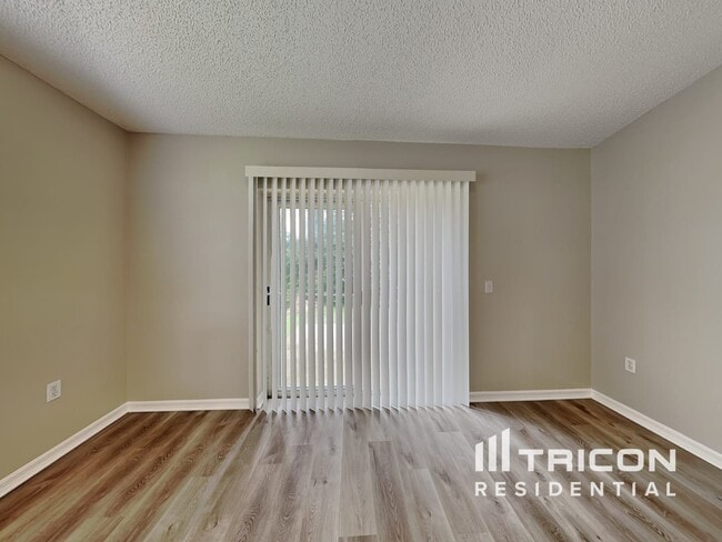Photo - 649 Doe Cove Pl