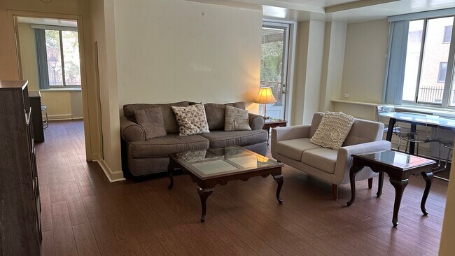 Photo - 1111 Arlington Blvd Unidad 720