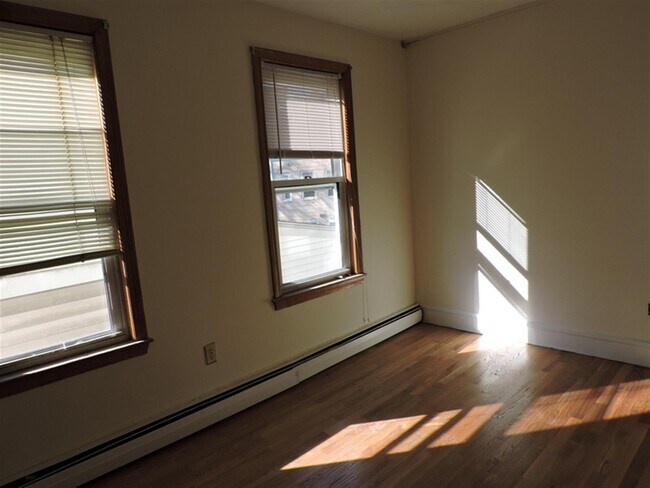 Photo - 15 Concord Ave Unit 3