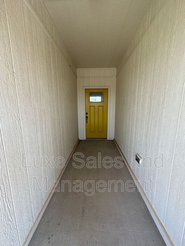 Photo - 15749 Potomac Dr