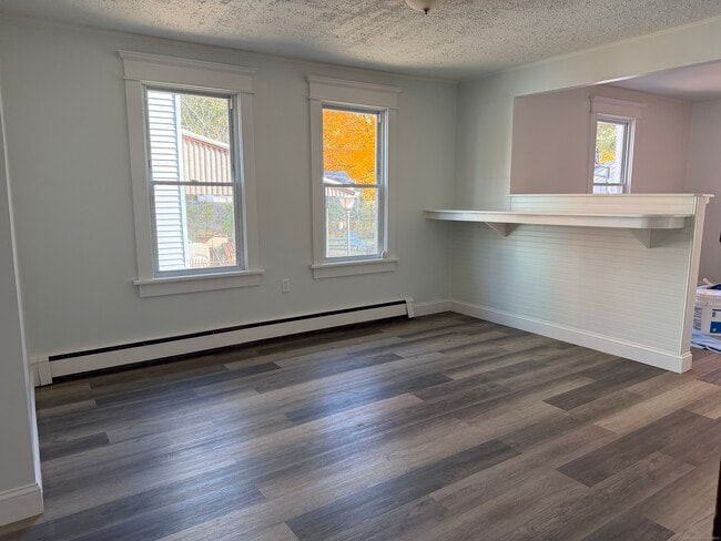 Photo - 105 Silver Ln