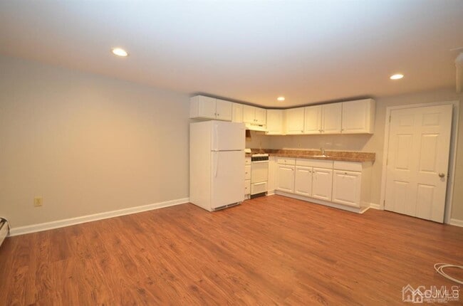 Building Photo - 405 N Washington Ave Unit 6