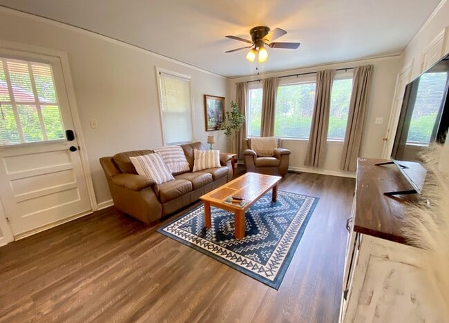 Photo - 1521 E Pinetree Blvd