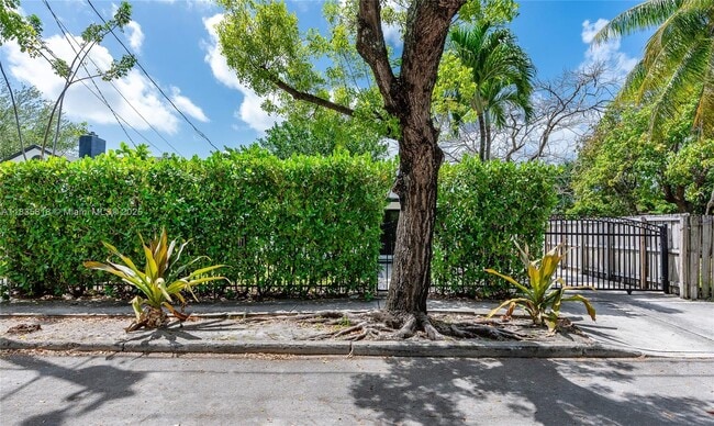 Photo - 412 NW 41st St