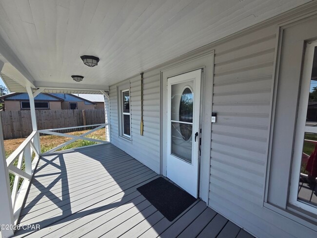 Photo - 1525 Oak Ave