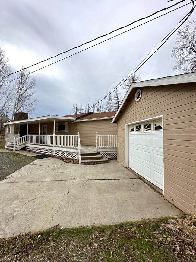 Photo - 333 SW 35th St