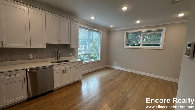 Photo - 104-106 Warren St. Unit 3 Unit 3