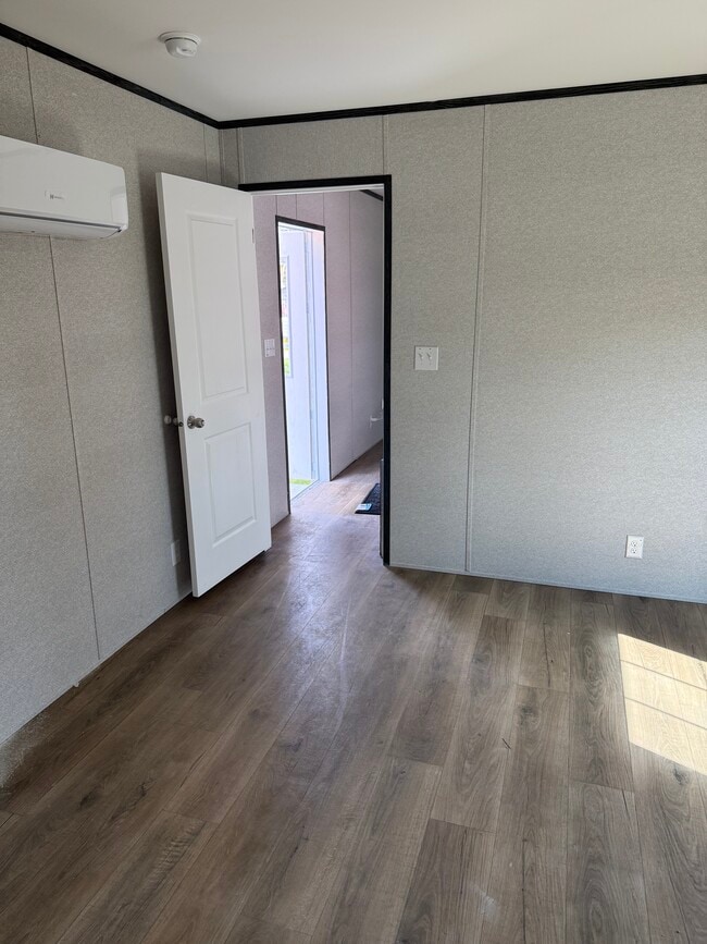 Photo - 6475 Colony Park Dr