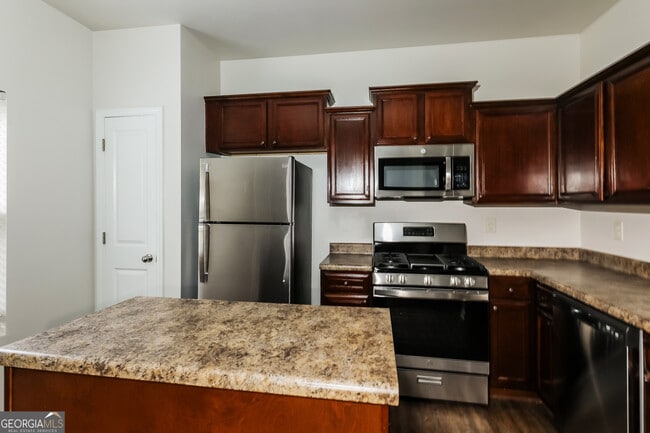 Photo - 6069 Semaphore Rdg