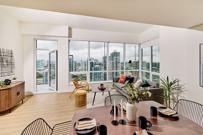 Photo - Comma King George