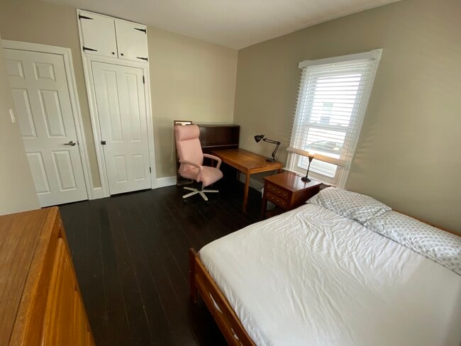 Building Photo - 215 Birch Ave Unit 1F