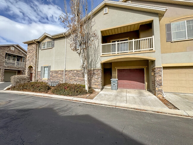 Building Photo - 1552 W 110 N