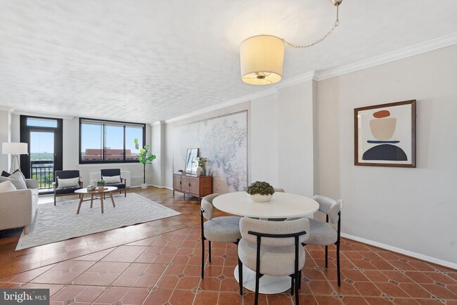 Building Photo - 801 N Pitt St Unit 706