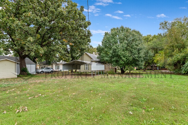 Photo - 109 N Emporia St