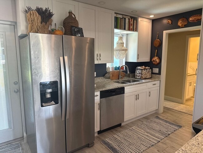 Photo - Renovated 3 Bed, 2 Bath Annual Rental in Naples Park