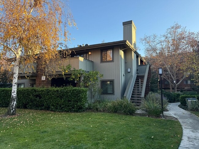 Building Photo - Remodeled Condo