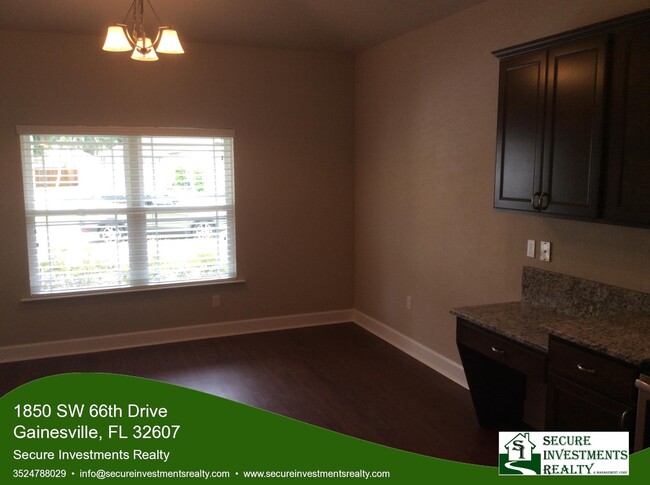 Photo - 3/2 Newer home in Portofino with split floor plan