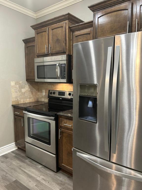 Photo - 5701 NW Valor Ave