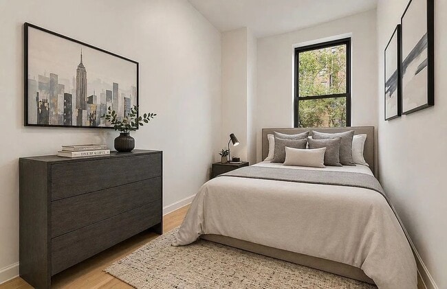 225 W 20th St Unit 5E