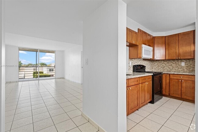 Building Photo - 14170 SW 84th St Unit 403-F Rental