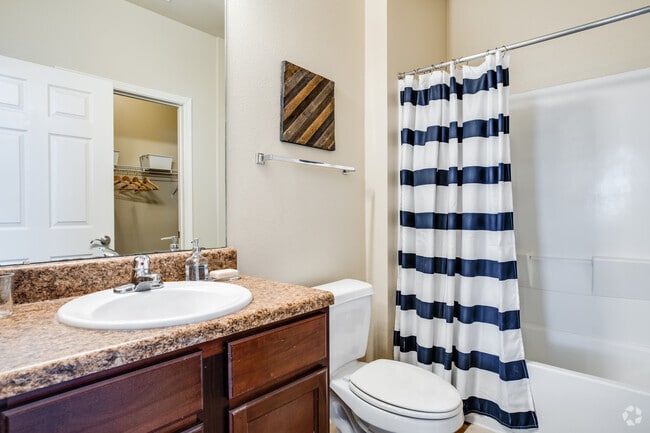4BR, 4BA - 1,538SF
