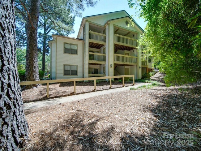 Building Photo - 1052 Churchill Downs Ct Rental