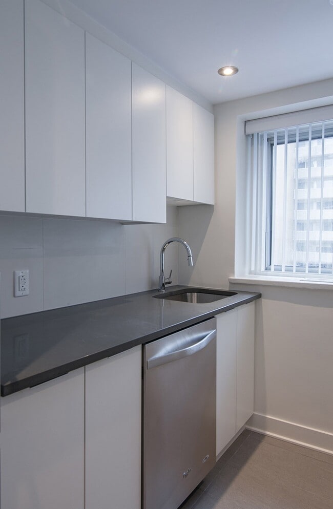 Photo - 3435 Rue Drummond Unité 93