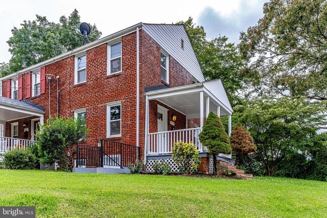 Photo - 2901 Farmington Dr House