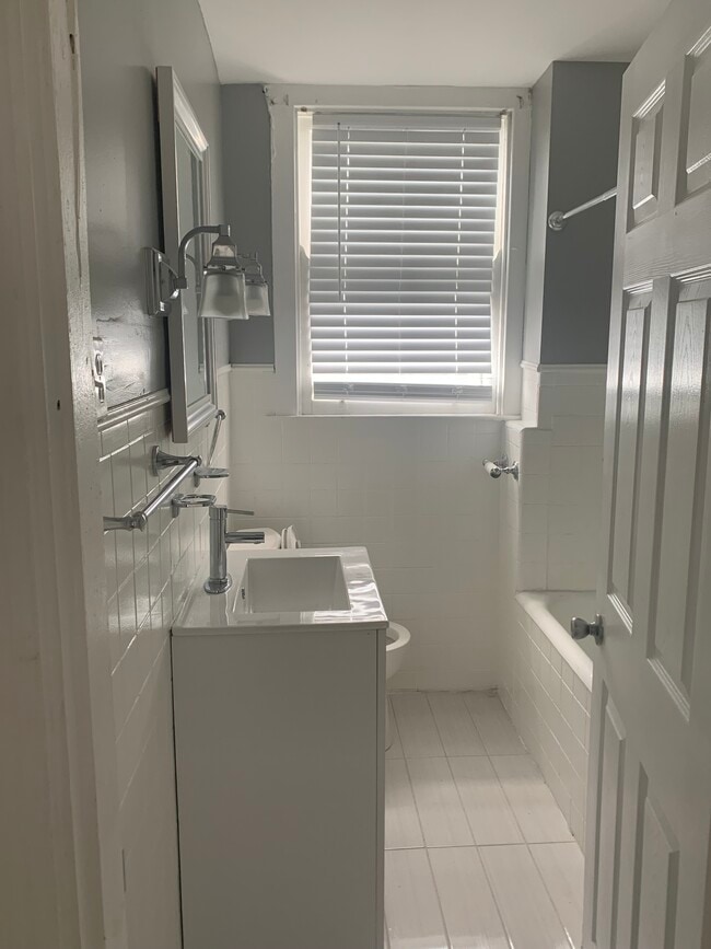 Photo - 411 Mcgregor Ave Unit 2