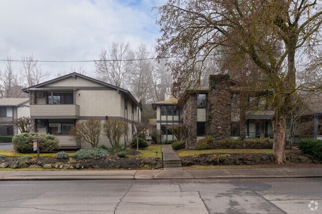 Building Photo - 316 - 324 E 18th Ave