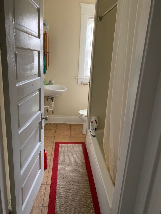 Photo - 1610 Summit St Unit 1610