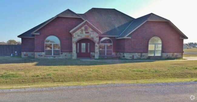 Building Photo - 1026 NE Brown Rd Rental